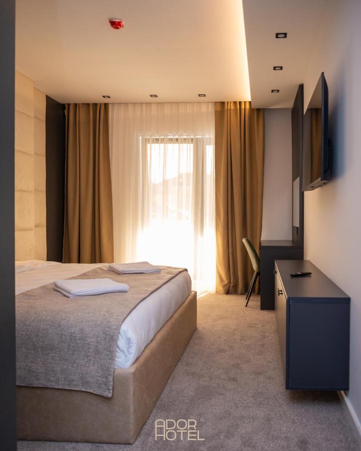 Ador Hotel North Mitrovica Екстер'єр фото