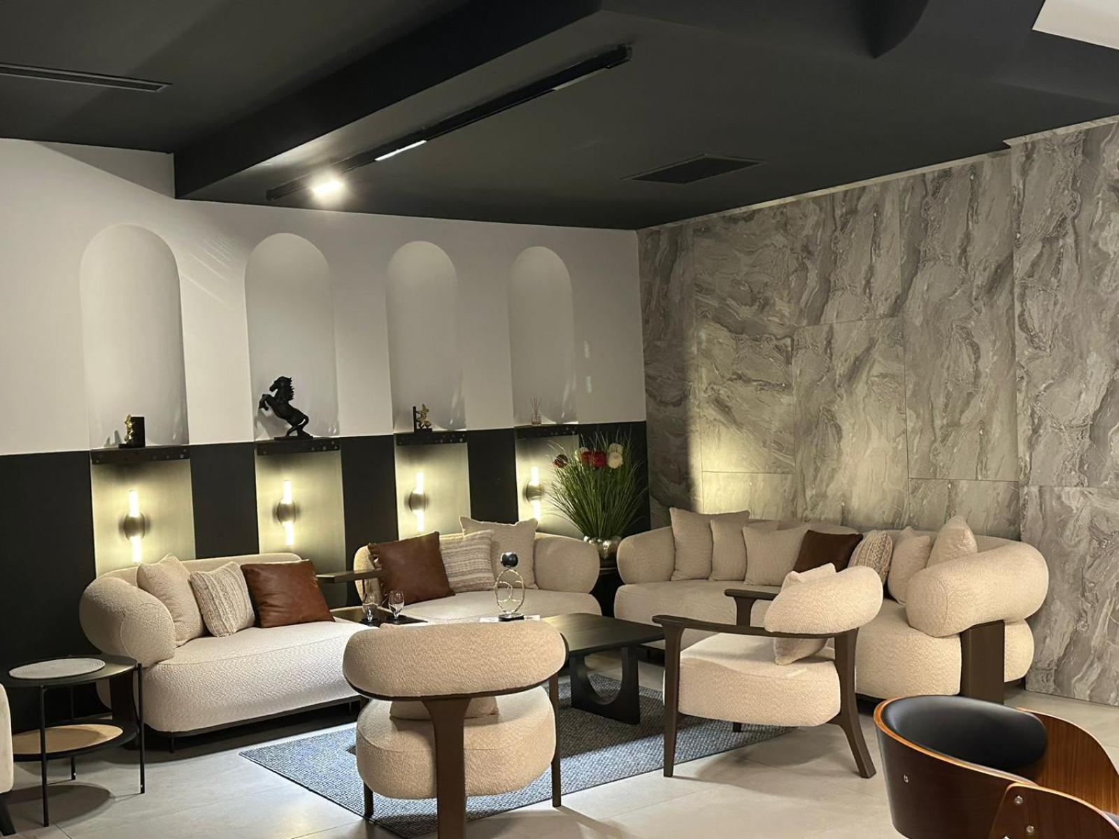 Ador Hotel North Mitrovica Екстер'єр фото