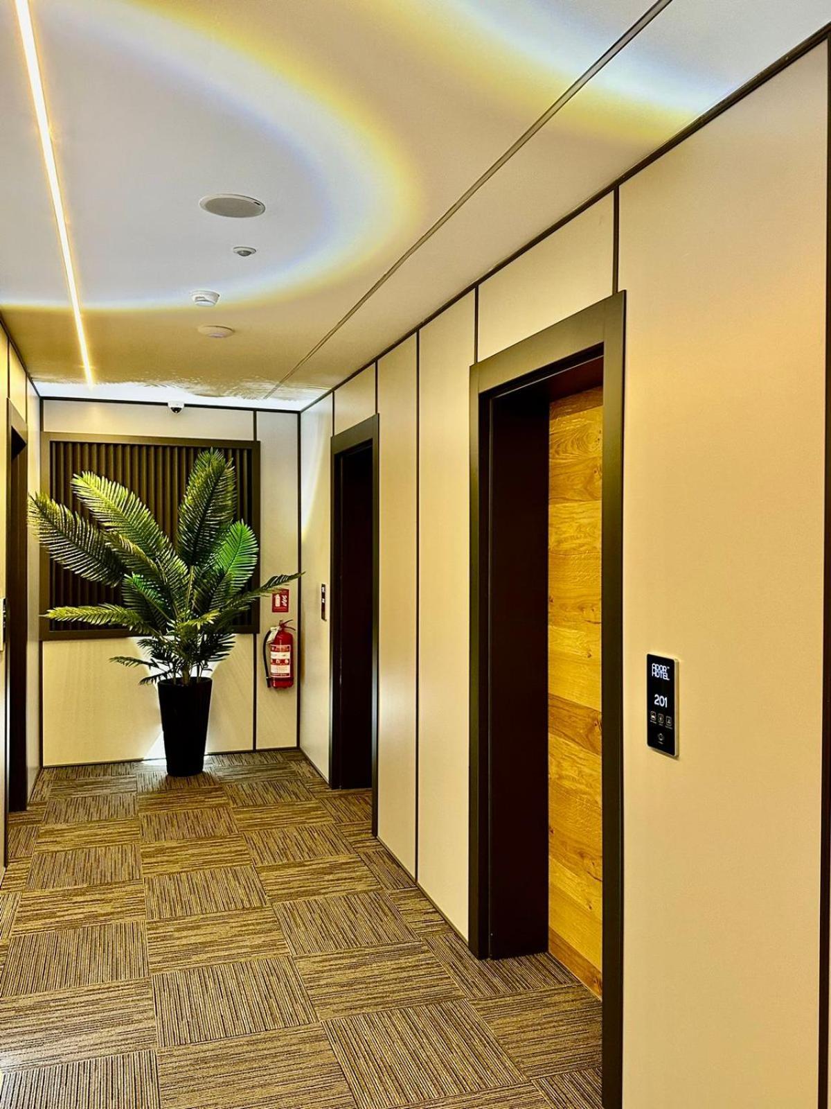 Ador Hotel North Mitrovica Екстер'єр фото